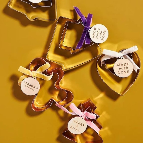 Anthropologie Gingerbread People Cookie Cutters, Set of Two - Picture 3 of 6